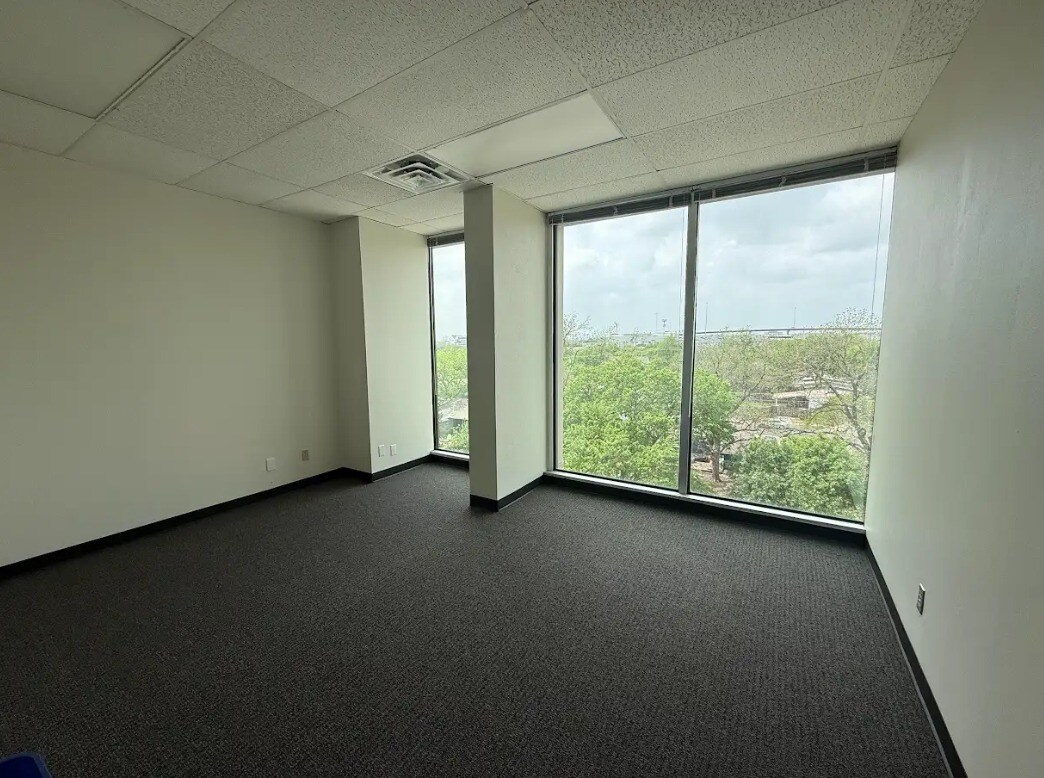 1106 Clayton Ln, Austin, TX for lease Interior Photo- Image 1 of 1