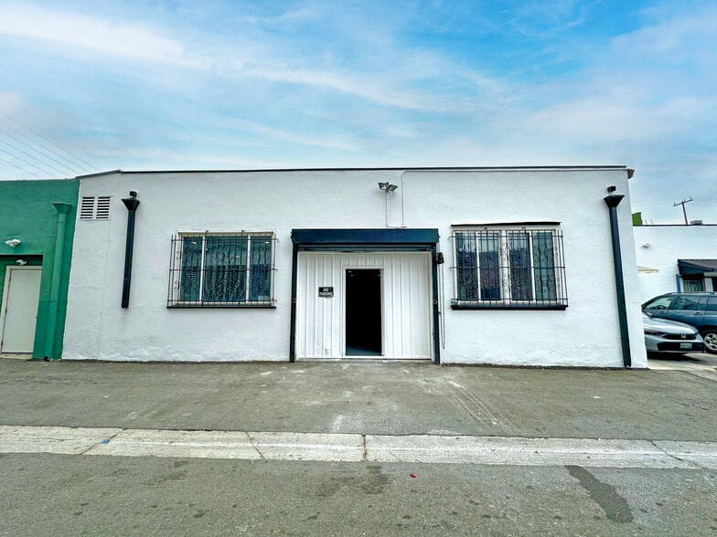 2209 Barry Ave, Los Angeles, CA for lease - Building Photo - Image 2 of 12