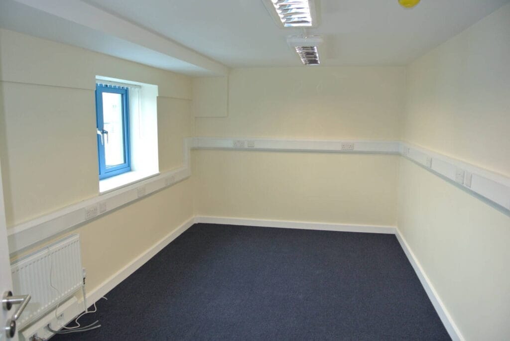 Dalmeyer Rd, London for lease Interior Photo- Image 1 of 11