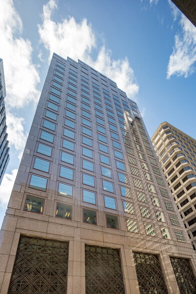 555 Montgomery St, San Francisco, CA for lease - Building Photo - Image 3 of 14