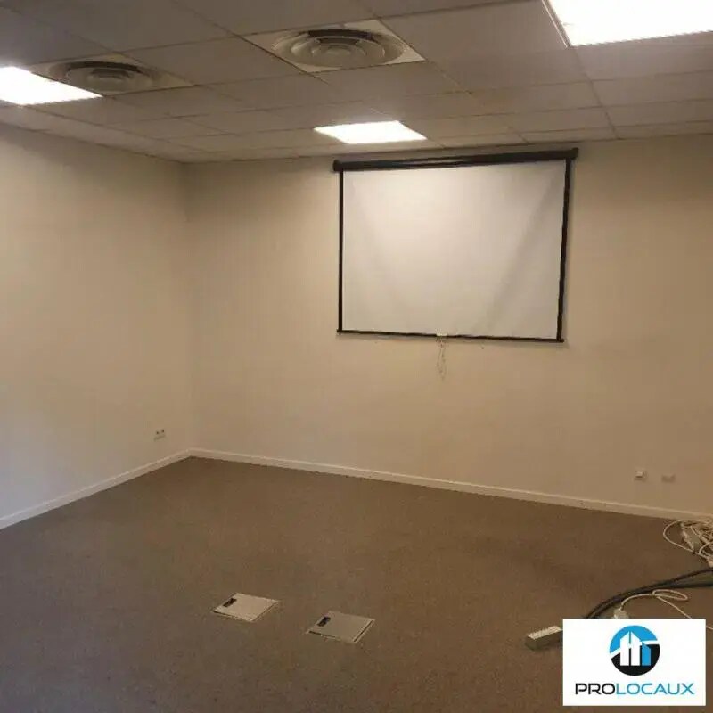 Office in Montbonnot-Saint-Martin for lease Interior Photo- Image 1 of 5