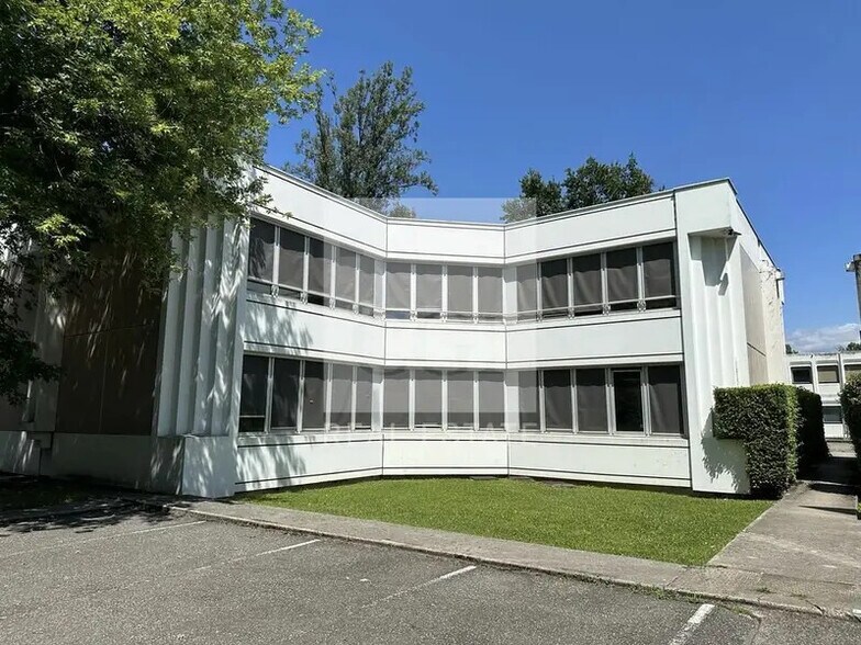 Office in Meylan for sale - Building Photo - Image 1 of 4