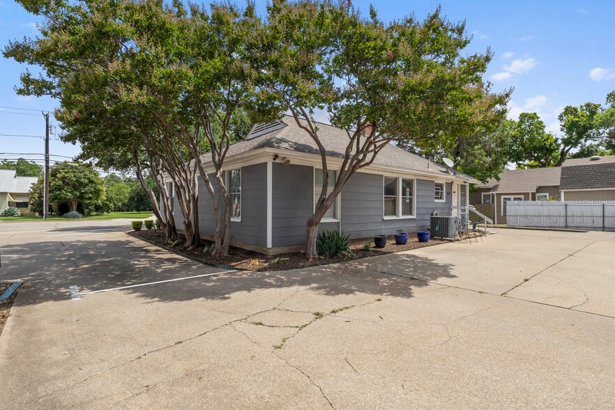 810 18th St, Plano, TX for sale - Building Photo - Image 3 of 26