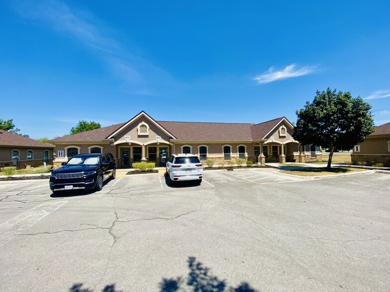 1619 E Common St, New Braunfels, TX for sale - Building Photo - Image 3 of 24