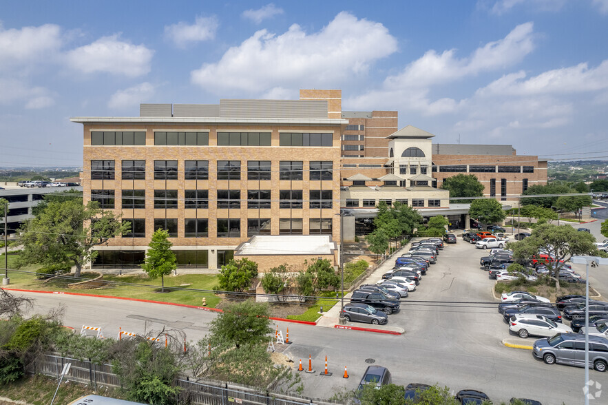 502 Madison Oak Dr, San Antonio, TX for lease - Building Photo - Image 3 of 4