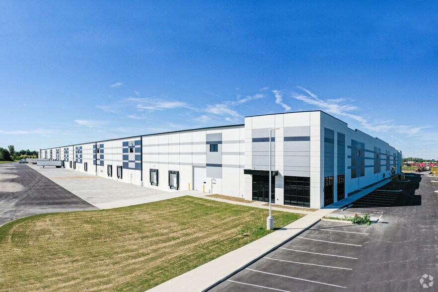 1860 Walcutt Rd, Hilliard, OH for sale - Primary Photo - Image 1 of 1