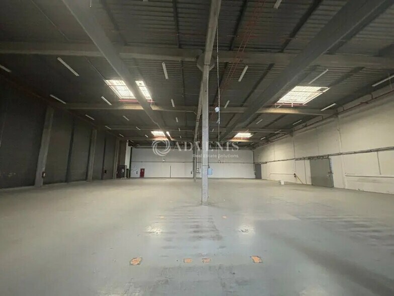 Industrial in Fontenay-sous-Bois for lease - Interior Photo - Image 2 of 8