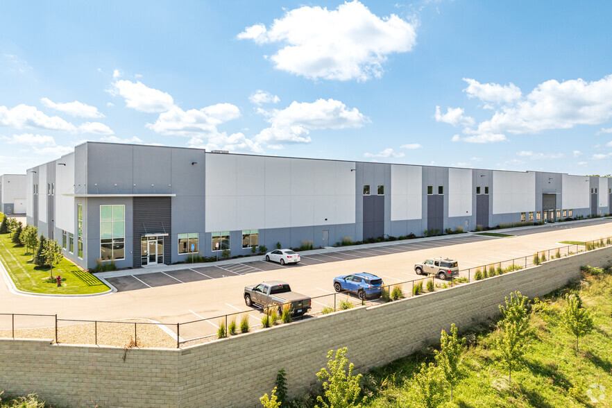 9650 Hemingway Ave S, Cottage Grove, MN for lease - Building Photo - Image 2 of 7