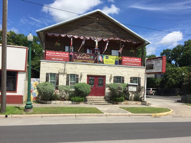 219 E San Antonio St, New Braunfels, TX for sale Primary Photo- Image 1 of 1