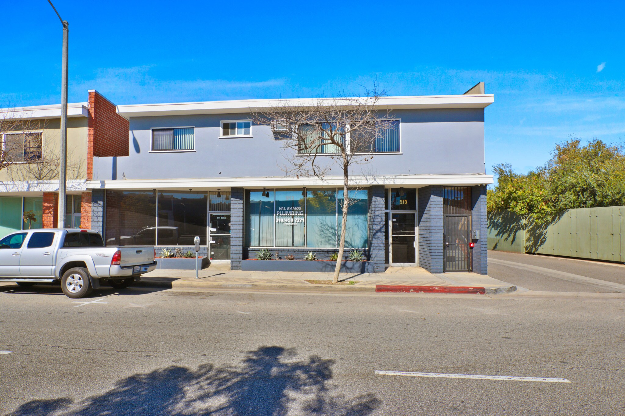 913 Pico Blvd, Santa Monica, CA 90405