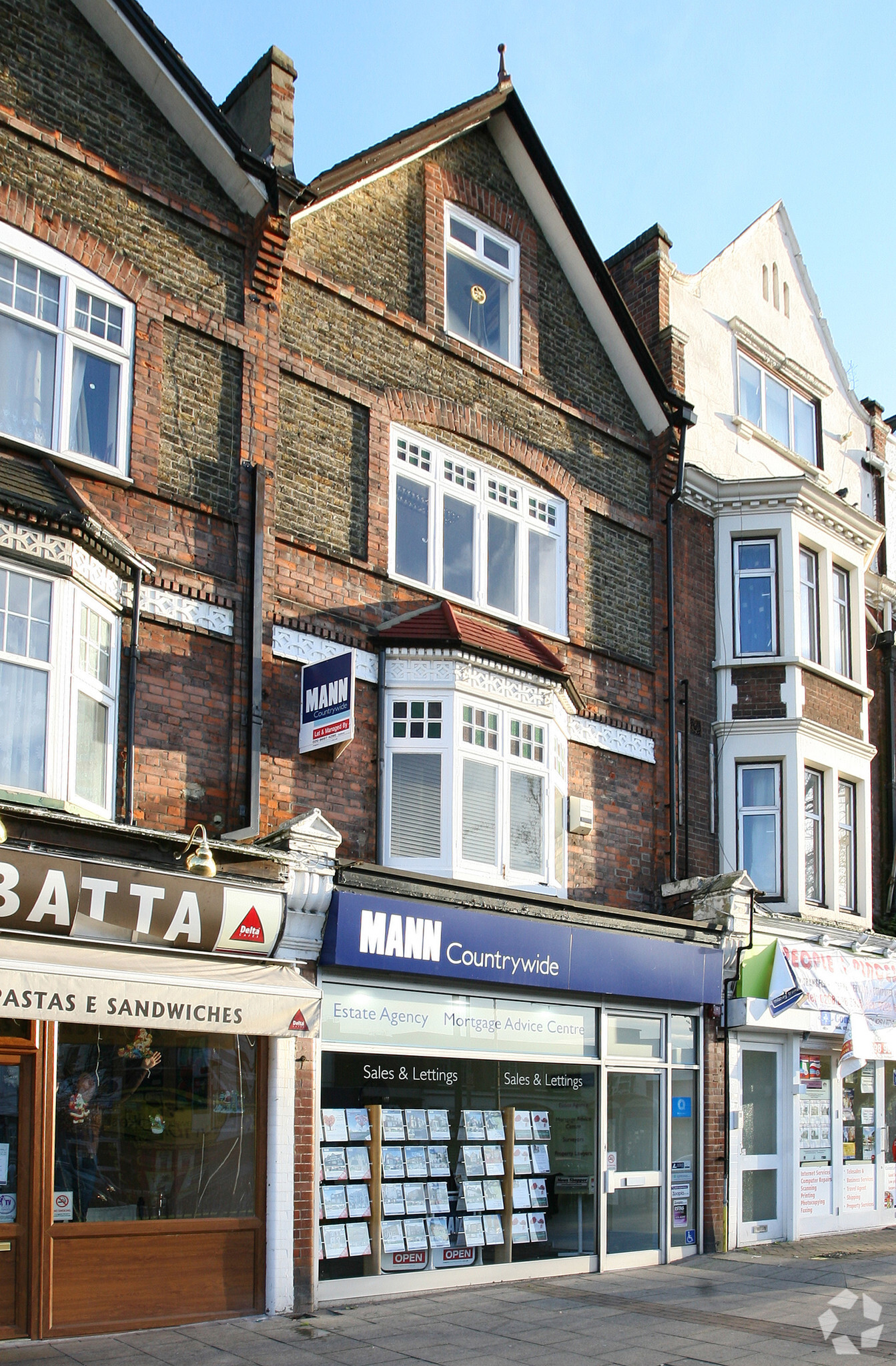 121 Rushey Green, London for sale Primary Photo- Image 1 of 1