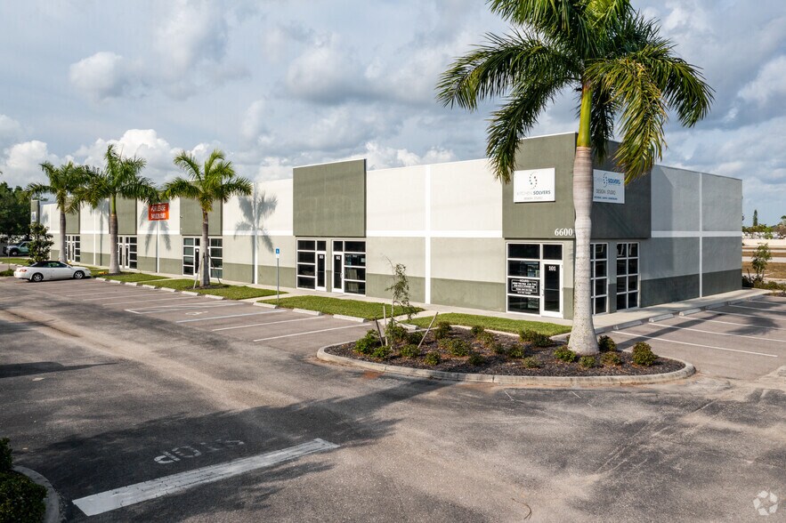 6600 Taylor Rd, Punta Gorda, FL for sale - Primary Photo - Image 1 of 1