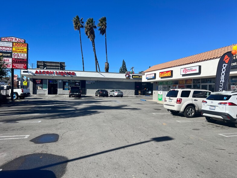 21301 Saticoy St, Canoga Park, CA for lease - Building Photo - Image 2 of 4