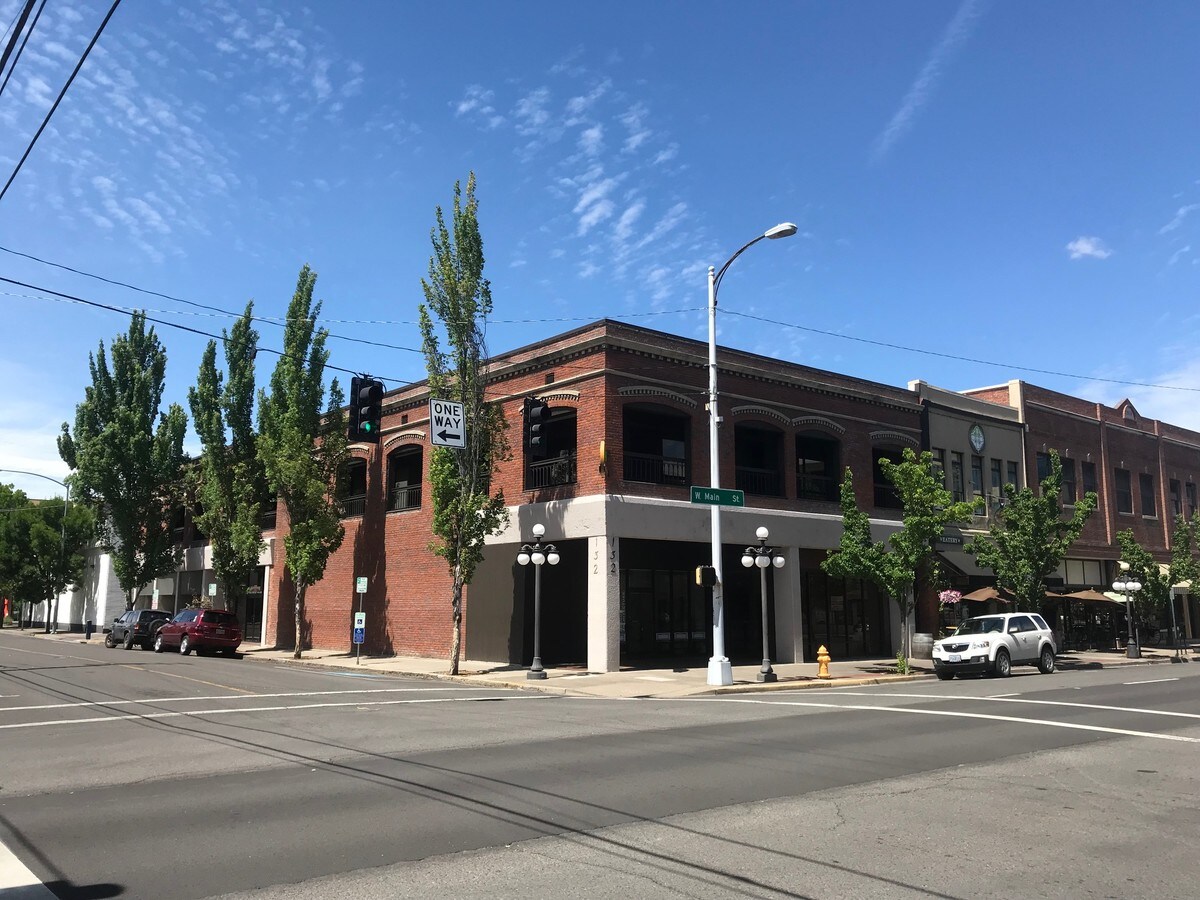 132 W Main St, Medford, OR 97501