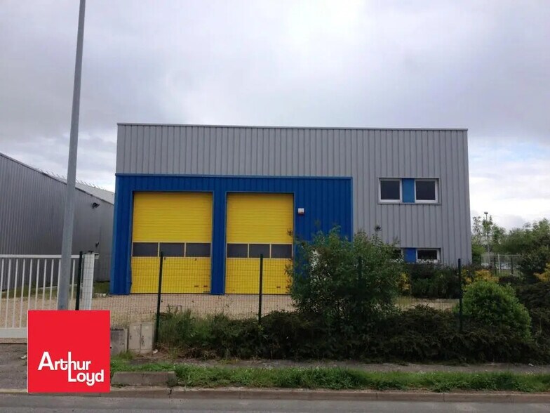 Flex in Ablis for lease - Building Photo - Image 1 of 2