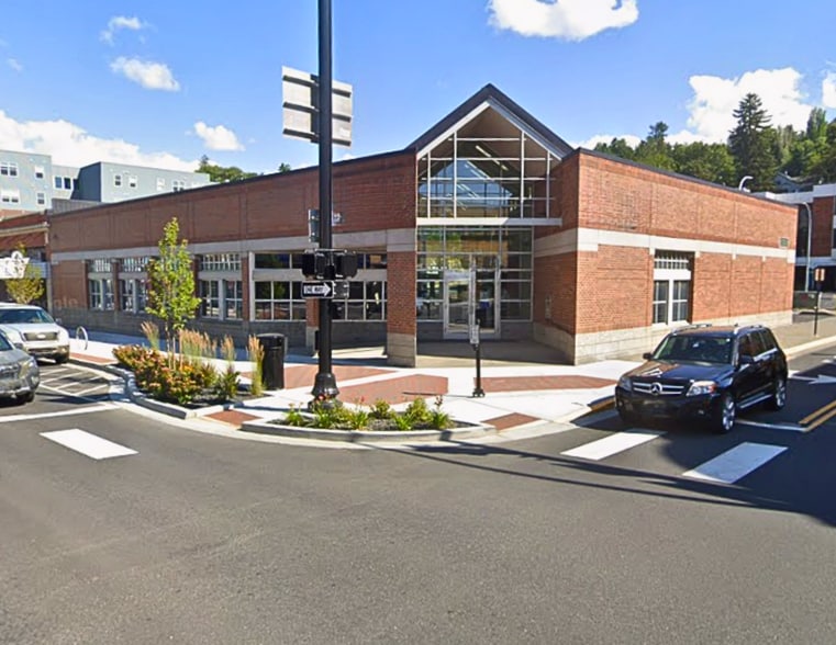 301 E Main St, Pullman, WA for lease - Building Photo - Image 1 of 8