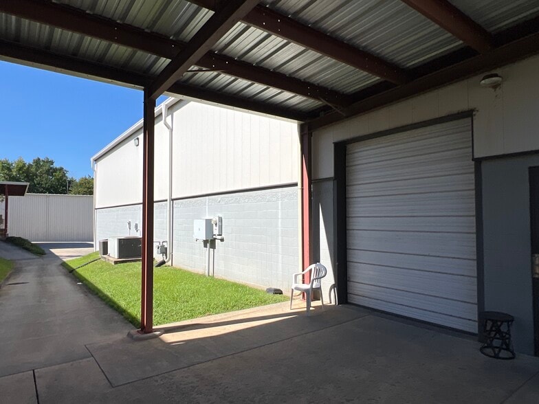 7609 Canoe Rd, Greensboro, NC for sale - Building Photo - Image 2 of 8