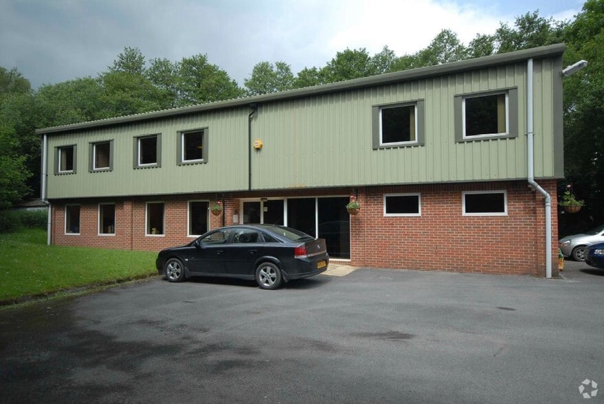 The Mount, Newbury for sale - Primary Photo - Image 1 of 1