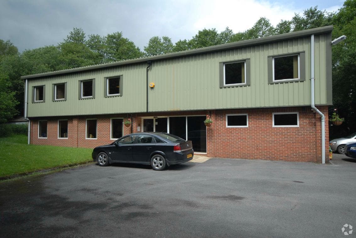 The Mount, Newbury for sale Primary Photo- Image 1 of 1