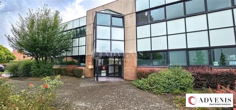 Office in Lesquin for lease - Building Photo - Image 1 of 5