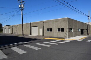 613 Pacific Ave S, Kelso WA - Warehouse