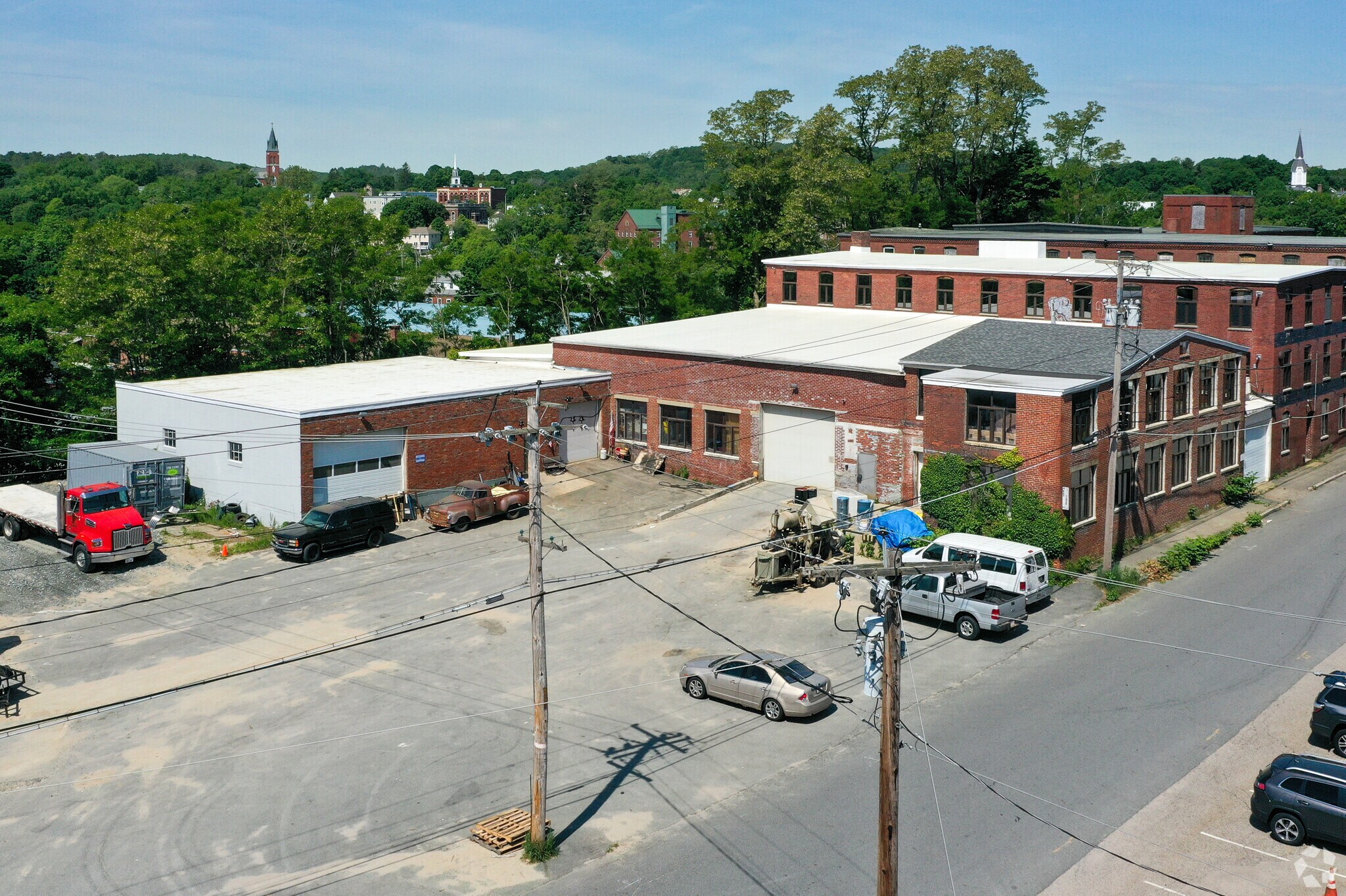 11 Oakland St, Amesbury, MA 01913