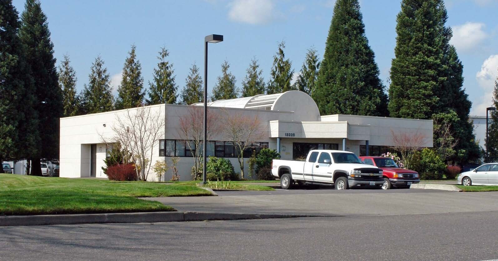 2121 N Columbia Blvd Portland Or 97217null