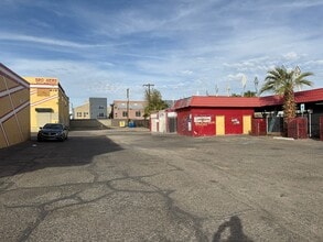 1961 E Charleston Blvd, Las Vegas, NV for lease Building Photo- Image 2 of 5