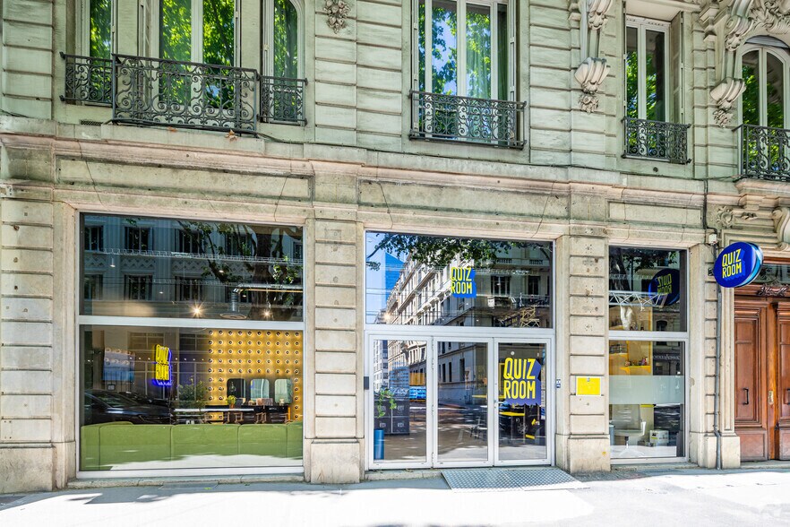 Office in Lyon for lease - Building Photo - Image 3 of 4