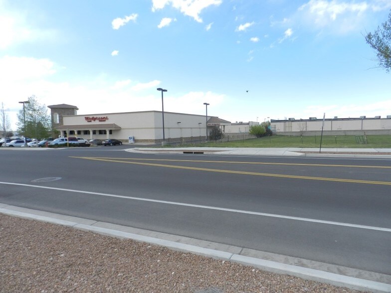 1595 E Oak Grove Rd, Montrose, CO 81401