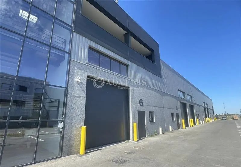 Flex in Le Mesnil-Amelot for lease - Building Photo - Image 2 of 3