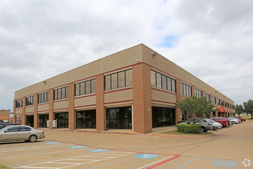 2410 Luna Rd, Carrollton, TX for sale - Primary Photo - Image 1 of 1