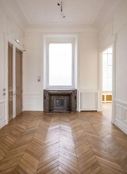 Office in Paris for lease - Interior Photo - Image 3 of 11