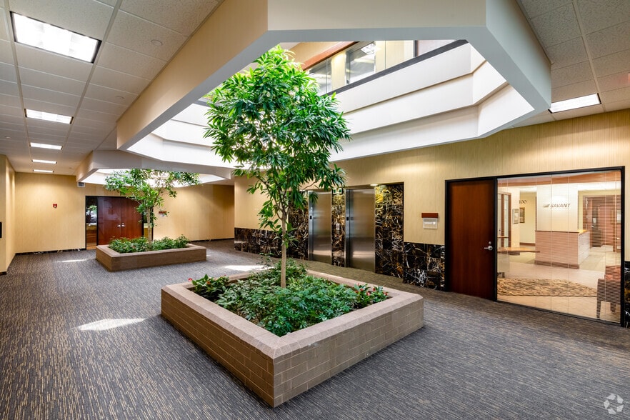 1730 Park St, Naperville, IL for sale - Lobby - Image 2 of 13
