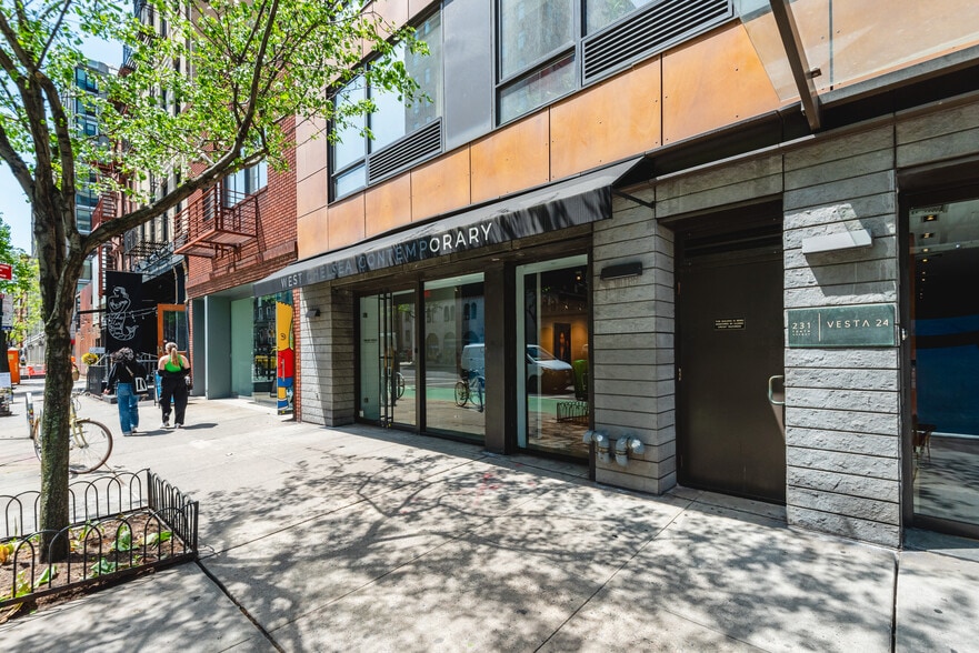 231-233 Tenth Ave, New York, NY for sale - Building Photo - Image 2 of 9