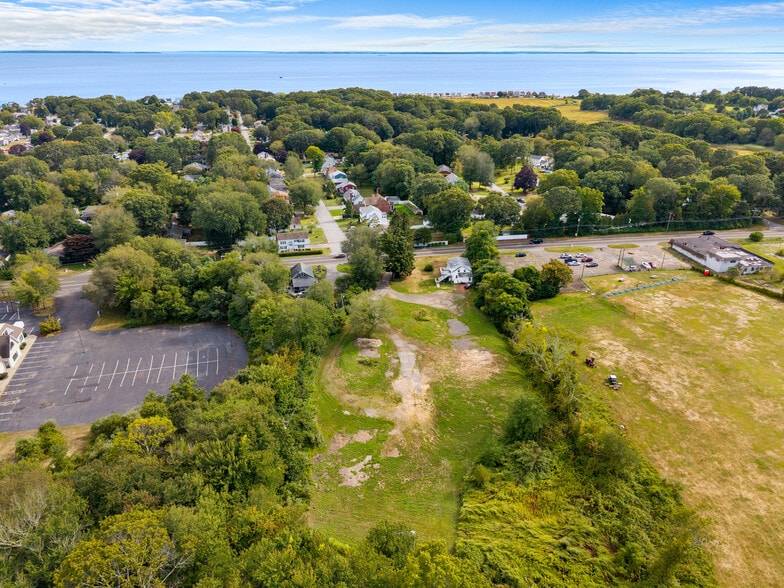 224 Shore Rd, Old Lyme, CT for sale - Primary Photo - Image 1 of 15
