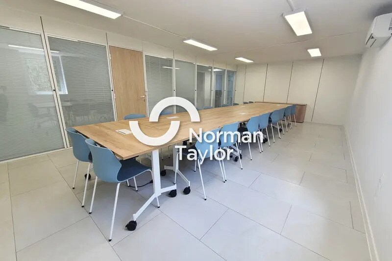 Office in Béziers for lease - Building Photo - Image 1 of 10