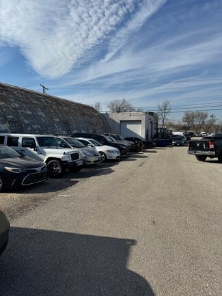 More details for 1350 Ellis St, Waukesha, WI - Industrial for Sale