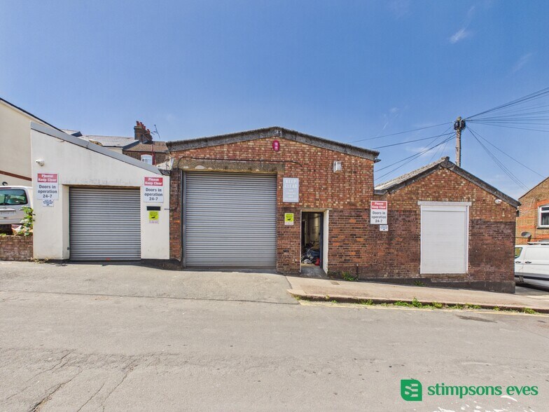 1 London Rd, Luton for lease - Building Photo - Image 1 of 12