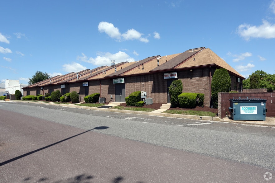 580-590 Reed Rd, Broomall, PA for lease - Building Photo - Image 3 of 7