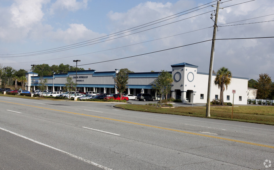 208 Scranton Connector, Brunswick, GA for sale - Building Photo - Image 3 of 3