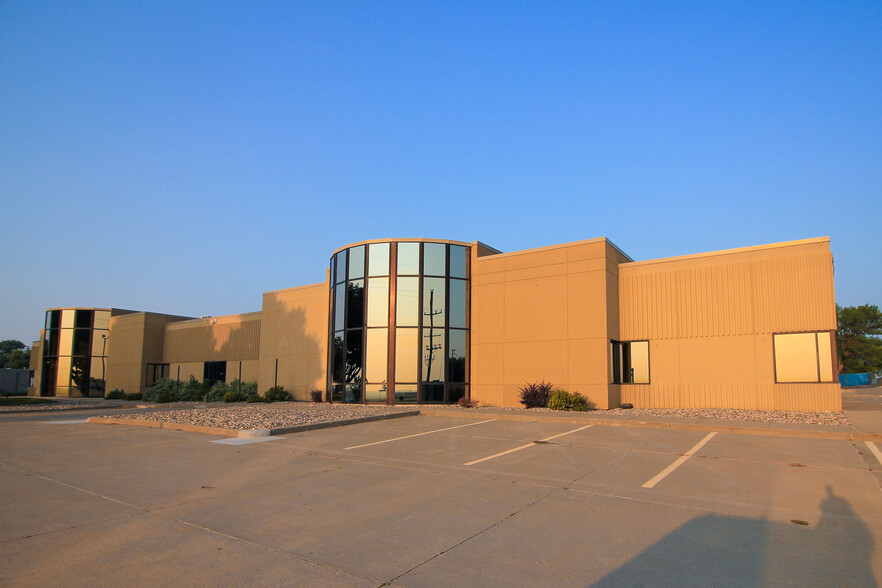 3401 N Louise Ave, Sioux Falls, SD for sale - Building Photo - Image 1 of 1