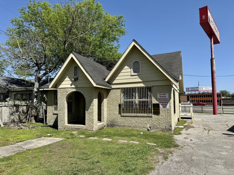 5737 Burwell St, Houston, TX for sale - Building Photo - Image 2 of 16