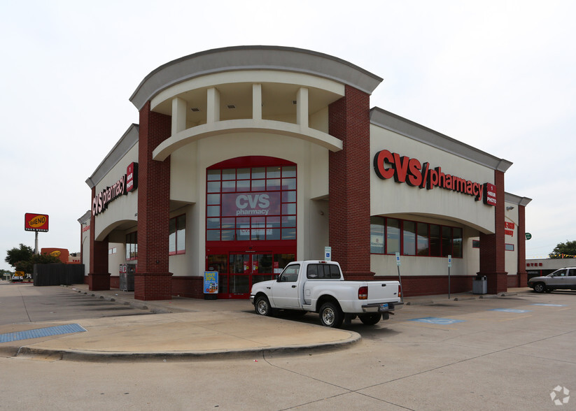 6433 McCart Ave, Fort Worth, TX for lease - Building Photo - Image 3 of 6