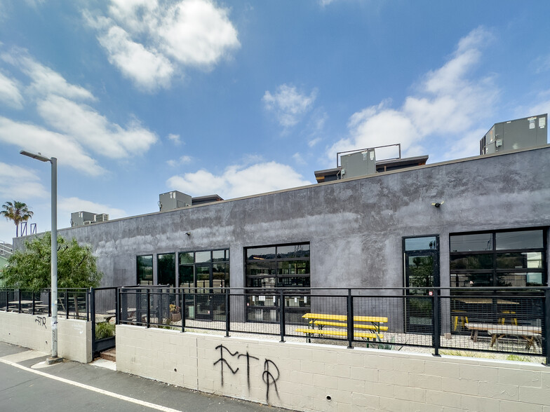 2984 Allesandro St, Los Angeles, CA for lease - Building Photo - Image 1 of 14