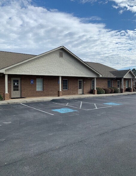 189 Professional Ct SE, Calhoun, GA for sale - Building Photo - Image 1 of 1