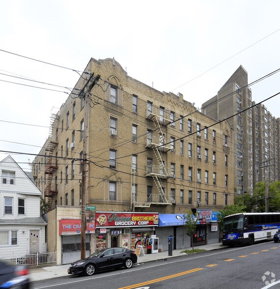 3021 Middletown Rd, Bronx, NY for sale - Building Photo - Image 1 of 1