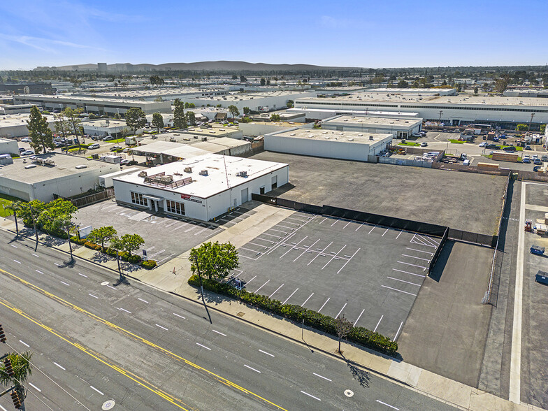 3700 W Warner Ave, Santa Ana, CA for lease - Building Photo - Image 2 of 17