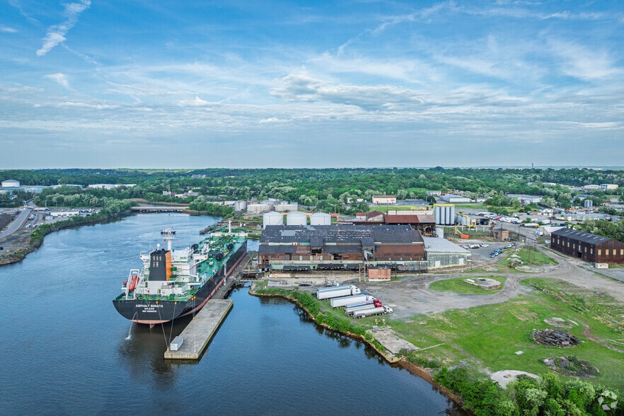 5501 Pennington Ave, Baltimore, MD for lease - Building Photo - Image 1 of 20