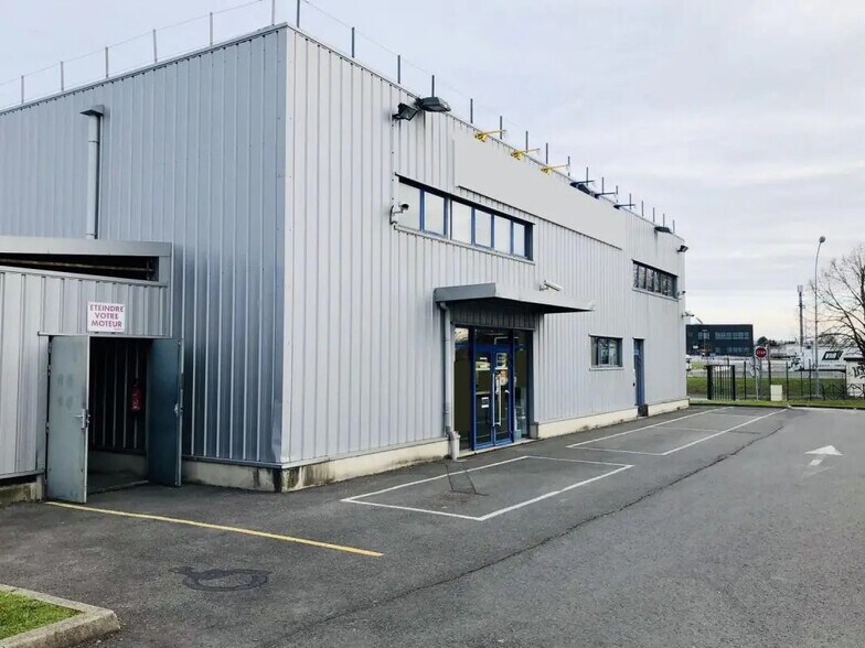 Flex in Mitry-Mory for lease - Building Photo - Image 2 of 12